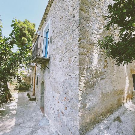 La Casa Del Nespolo Bed & Breakfast Capo dʼOrlando Eksteriør bilde
