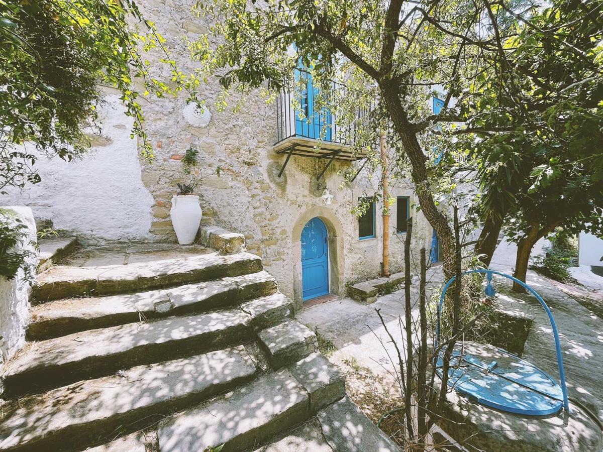 La Casa Del Nespolo Bed & Breakfast Capo dʼOrlando Eksteriør bilde