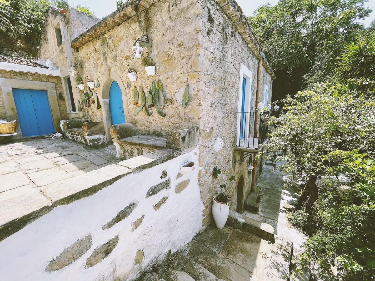 La Casa Del Nespolo Bed & Breakfast Capo dʼOrlando Eksteriør bilde